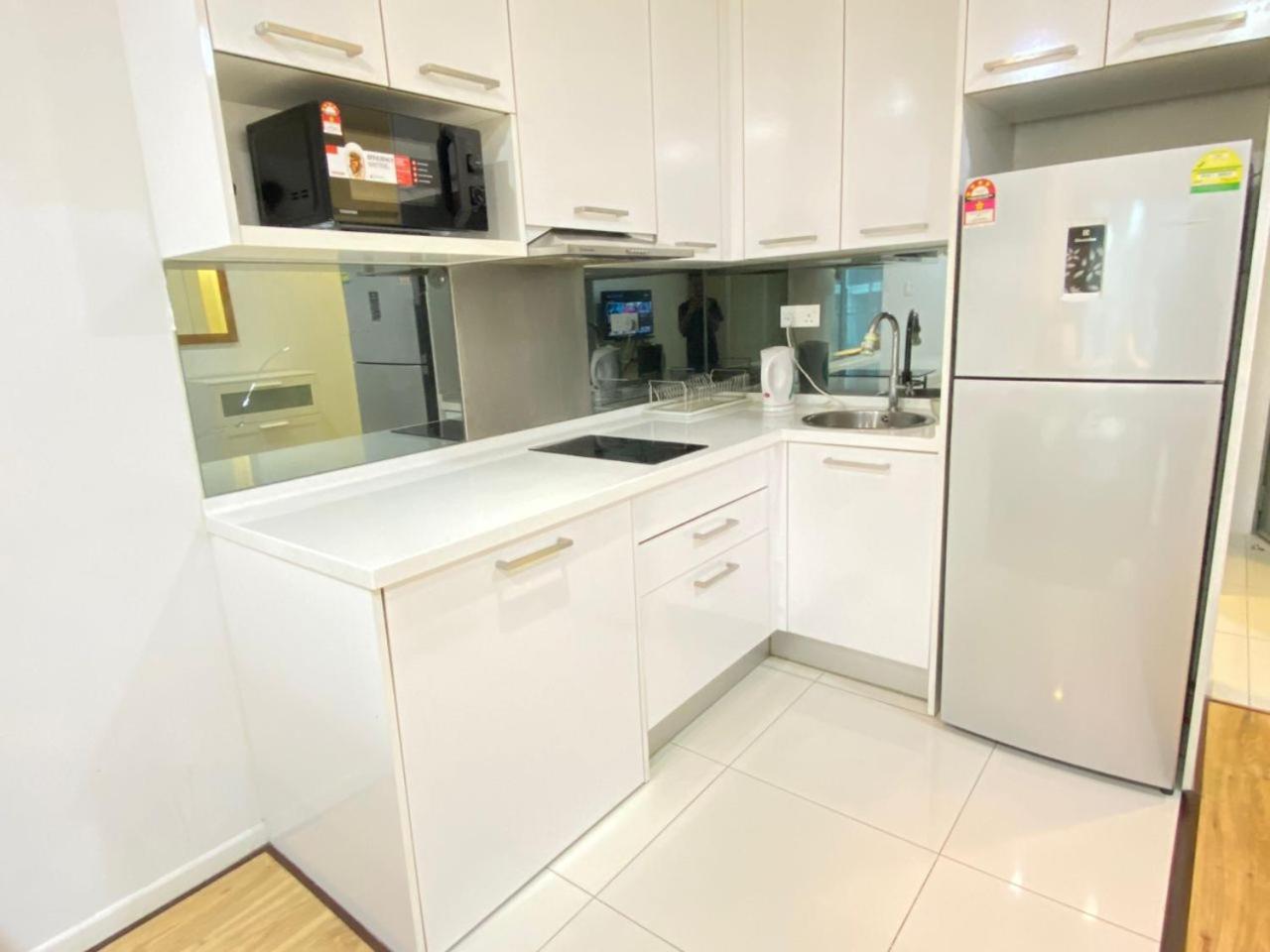 Mercu Summer Suites Klcc By Ab 쿠알라룸푸르 외부 사진